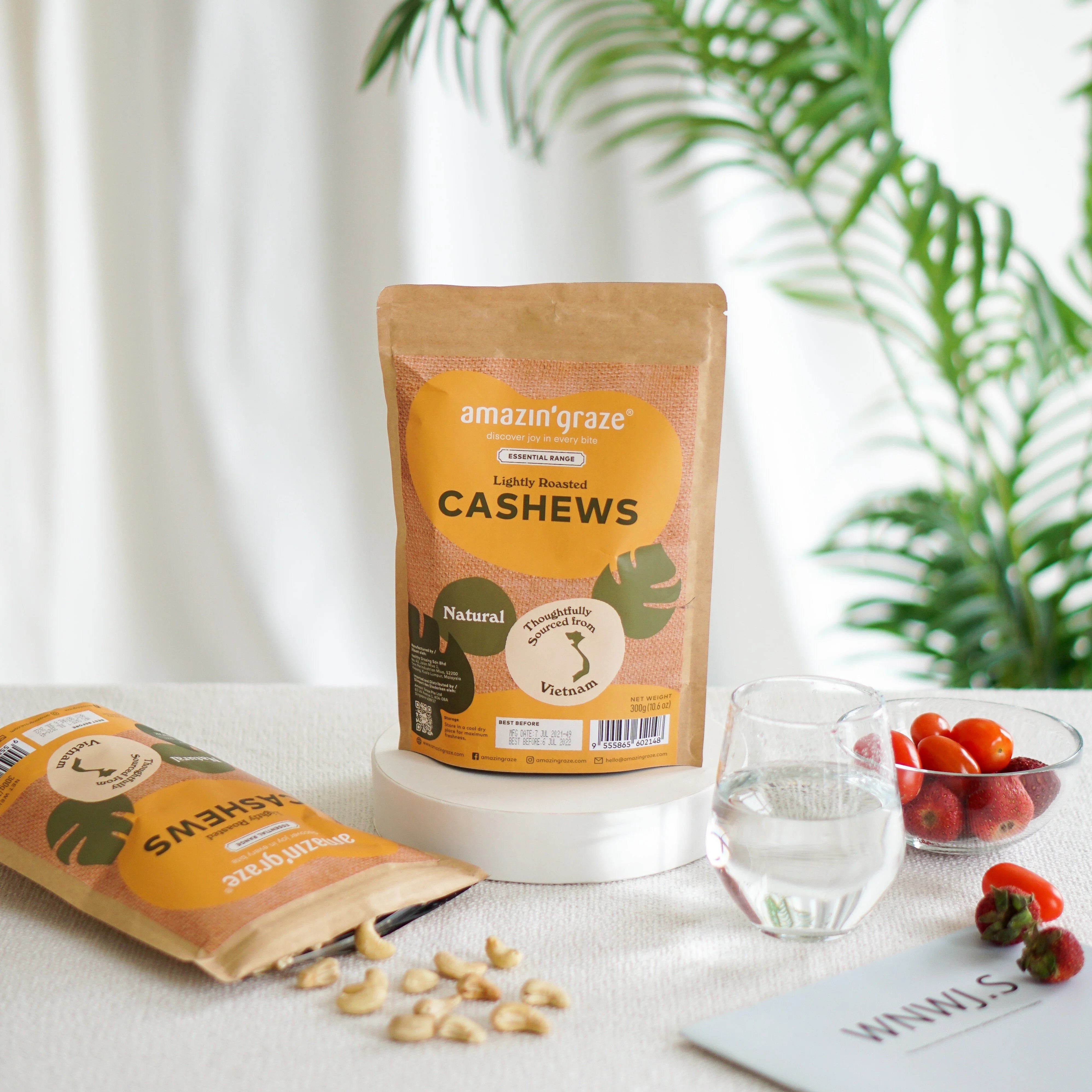 Amazin' Graze Lightly Roasted Cashews Advertisement